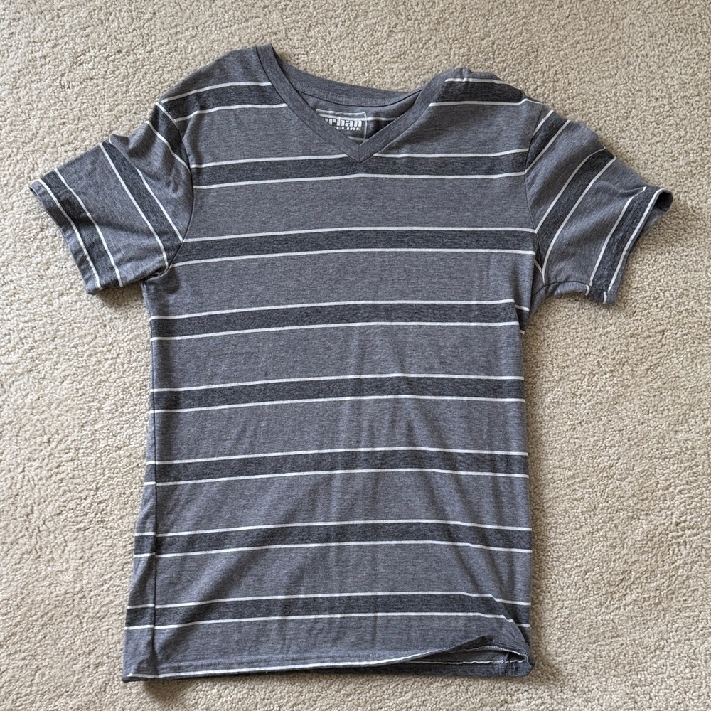 Urban Pipeline Gray Striped Mens V-Neck Shirt - small